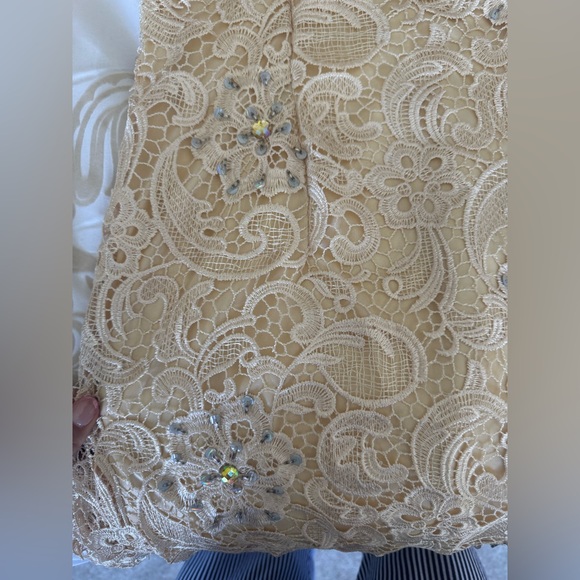 Dancing Queen Gold Sleeveless V-Neck Gown - Picture 5 of 5